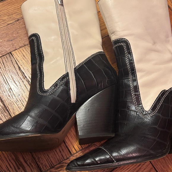Vince Camuto Black and Cream leather heeled western, cowboy boots - Picture 4 of 5